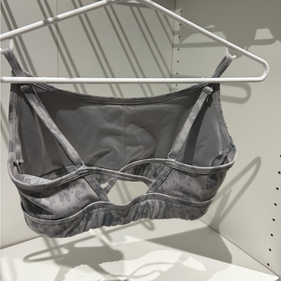 ALPHALETE SPORTS BRA (NEVER WORN) - Picture 2 of 2